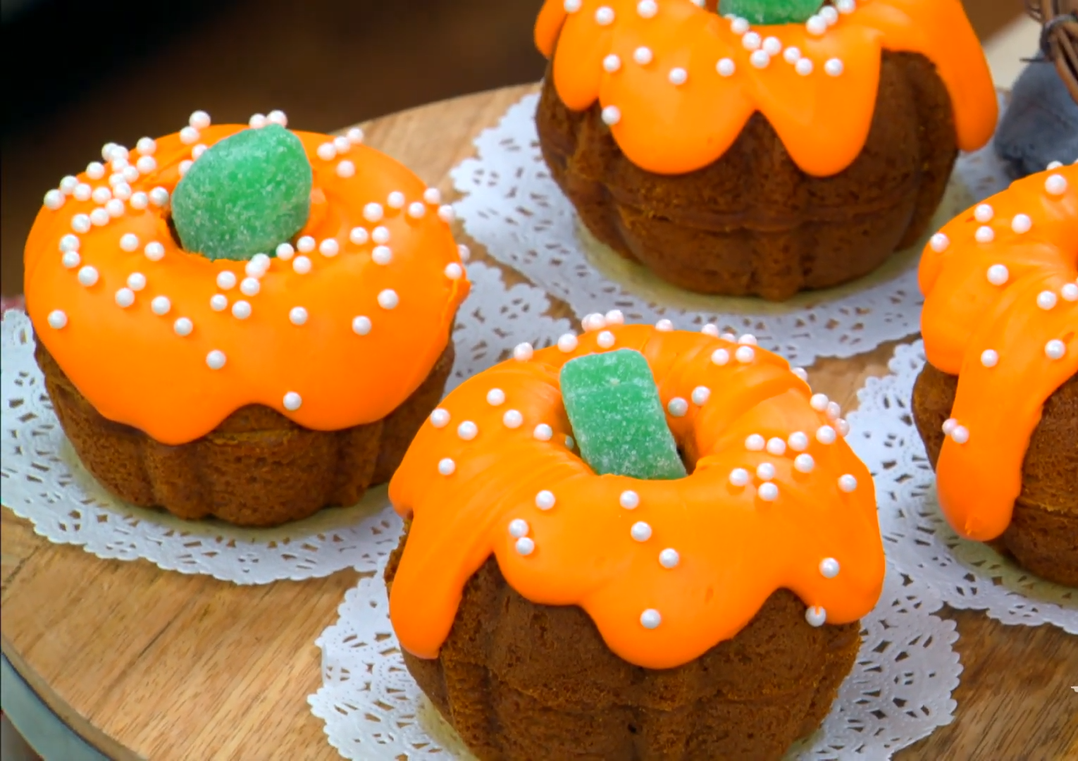 mini pumpkin bundt cakes recipe